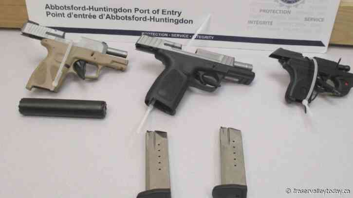 American busted at Abbotsford border crossing for bringing prohibited guns into Canada