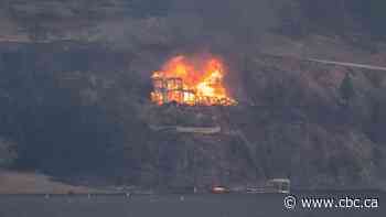 Up to 200 buildings estimated destroyed by Okanagan wildfires, fire chiefs say
