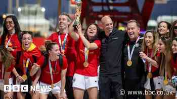 Women's World Cup: Spain's jubilant champions arrive in Madrid