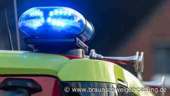 Heuballen brennen in Cremlingen: Verdächtige am Feld entdeckt