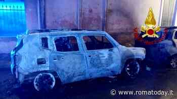 Incendiata Jeep di un commercialista romano in vacanza, danneggiata anche l'auto del fratello