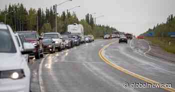 Yellowknife mayor says to stay away as wildfire threat remains: ‘It’s not safe to return’