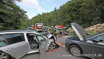 Drei Verletzte nach Unfall mit vier Fahrzeugen auf der B21 bei Bad Reichenhall