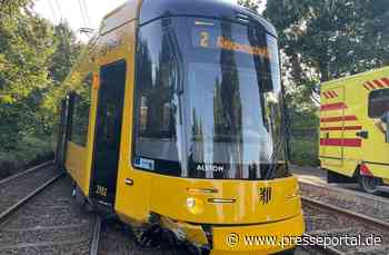 FW Dresden: Straßenbahn gleist bei Verkehrsunfall aus