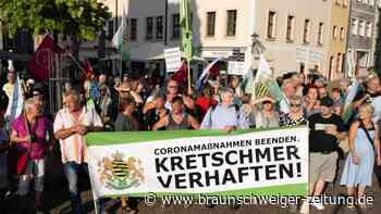 Rechtsextreme provozieren - Kretschmer bleibt gelassen