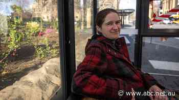 Commuters, Tasmanian opposition decry 'mad' plan to cut Hobart bus services