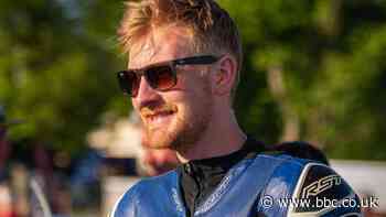 Manx Grand Prix: Gary Vines dies after crash during qualifying
