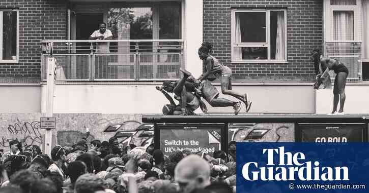 An extreme dance on top of a bus shelter: Emmanuel Cole’s best photograph