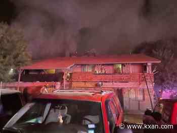 Fire burns North Austin complex; no one hurt