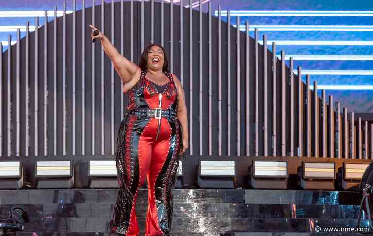 Lizzo planning to sue former backup dancers for “malicious prosecution”