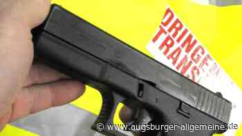 Mann mit Schreckschusswaffe bedroht zwei Kontrahenten