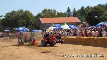 Mit Achsenbruch und Auspuffverlust: Rasenmäher-Bulldog-Rennen in Hart