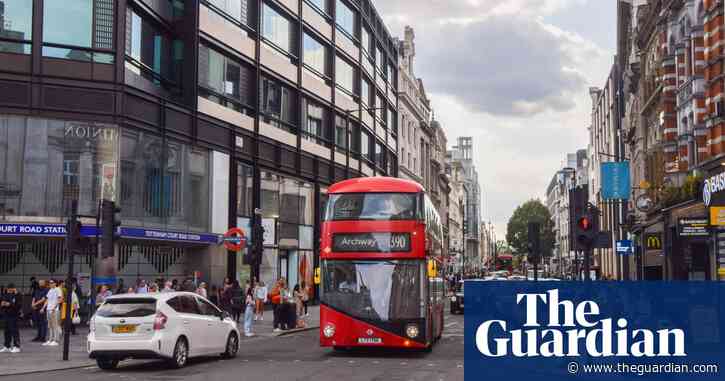 UK retailers plan to cut jobs as spending slump deepens, says CBI