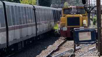 Metro B bloccata, carrello del treno "scoda" ed esce dai binari a Magliana