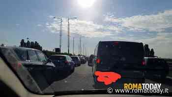 Incidente sul viadotto della Magliana: scontro tra auto, tre feriti