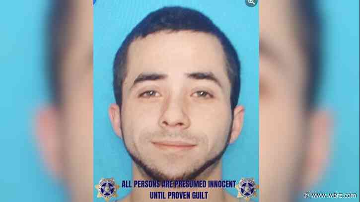 Man arrested after holding woman, 2 children hostage in Iberia Parish