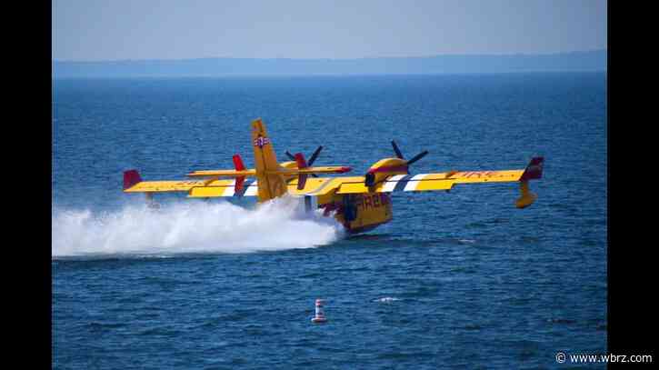 Video shows 'Super Scoopers' flying in to aid fight against wildfires in Beauregard Parish
