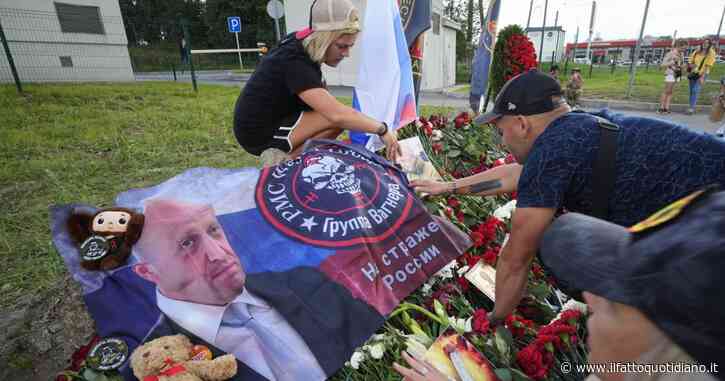 Ucraina, la diretta – Putin, “gruppi paramilitari devono giurare”. Attacco ucraino in Crimea, ‘decine di morti’. Prigozhin, recuperate scatole nere del jet