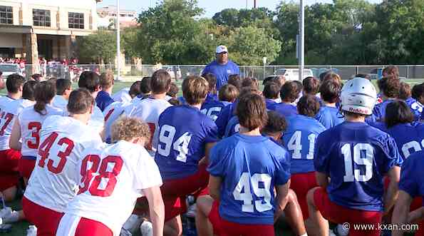 LIVE: Westlake's defense is stifling Ridge Point's offense, Chaps lead 21-0 at halftime