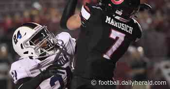 Barrington upsets Warren 40-33 in wild opening-night win