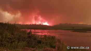 Wildfire likely burned structures west of Hay River but spared town: fire official