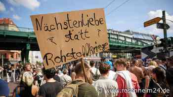 „Zug der Liebe“: Technofans tanzten durch Berlin