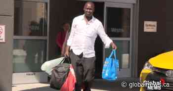 ‘We’re all brothers and sisters’: Yellowknife cab driver helps fellow evacuees in Calgary