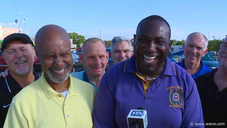 Fort Wayne Police officer and referee officiates last game before moving, leaving a legacy in 2 uniforms