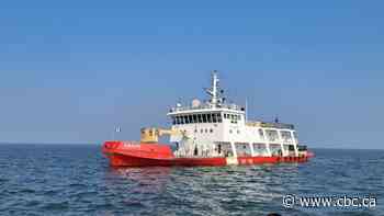 Coast Guard on standby in Hay River should fire situation worsen: mayor