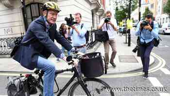 Drivers in cities should pull over for cyclists, says Jeremy Vine subscription