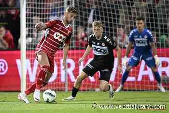 Had Standard hier een penalty moeten krijgen? Meningen zijn verdeeld