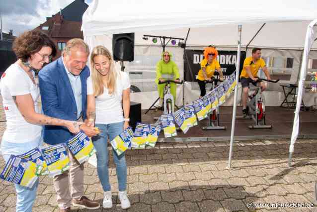 Mama’s van zieke Odalyo zien mensen 24 uur spinnen, darts spelen en plaatjes aanvragen tijdens benefiet: “Dit doet zoveel deugd”