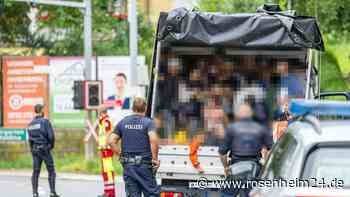 Menschenschmuggel: Lkw mit 53 Menschen in Linz gestoppt