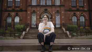 Teachers turn to AI to make workload more manageable, chart lesson plans