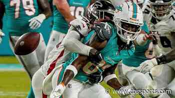 Dolphins-Jags preseason game suspended following injury to Miami's Daewood Davis; WR released from hospital