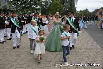 Königin Daniela Bertelsmeier zieht alle Blicke auf sich
