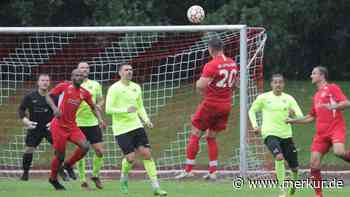 2:2 in der Nachspielzeit: Dezimierte Attachinger lassen zwei wertvolle Punkte liegen