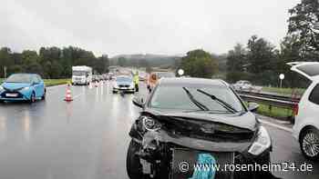 Viele Unfälle und ein Pannenfahrzeug auf der A8