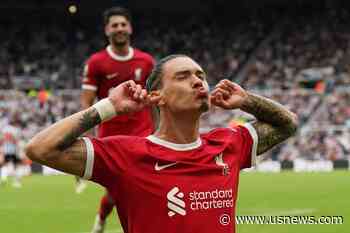 Man City and 10-Man Liverpool Leave It Late to Secure Victories in the Premier League