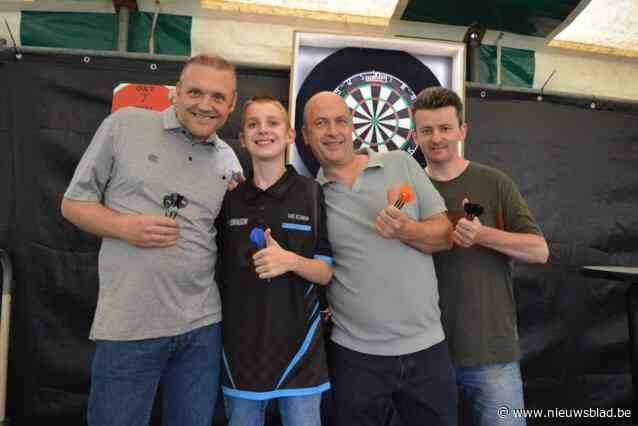 Brechts dartstalentje van twaalf werpt hoge ogen