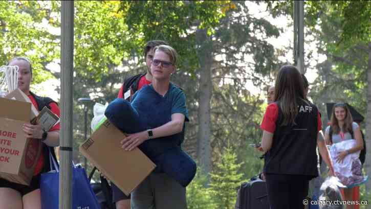 First year post-secondary students move into U of C