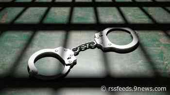 Detienen a 'depredador sexual' acusado de exponerse a mujeres senderistas en Colorado