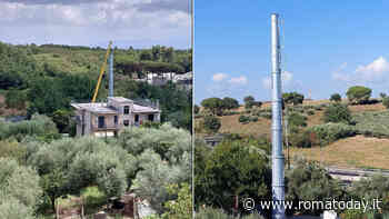 La maxi stazione per le antenne che spaventa la periferia