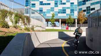 Chinese students frustrated by lengthy security checks as school year nears