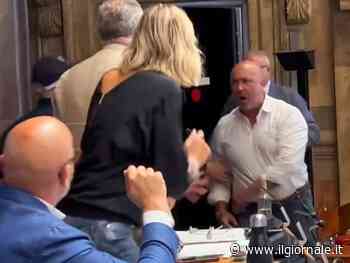 Minacce e aggressioni al rappresentante di FdI: la rabbia del sindaco in aula