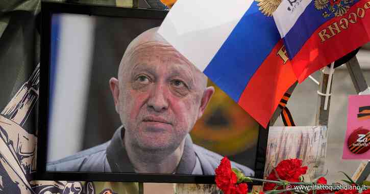 Morte di Prigozhin, l’ultima ipotesi sulla causa dello schianto del jet: “È precipitato a causa di un ordigno piazzato nel condizionatore”