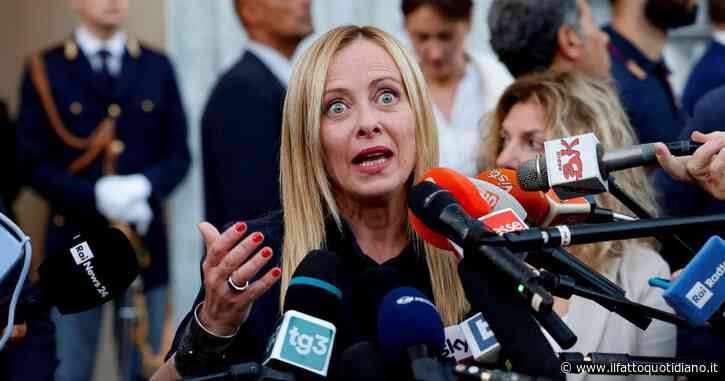 Manovra, il governo non potrà mantenere le promesse e Meloni dà la colpa ai bonus edilizi. Che però non aumentano il deficit