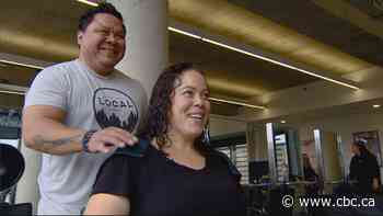 This hairstylist is offering free haircuts to N.W.T. evacuees