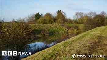 Tetney Lock: Man's body discovered in canal