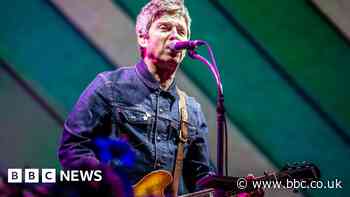 Noel Gallagher makes emotional and thrilling homecoming in Manchester